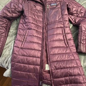 Patigonia women’s coat. Purple. Brand new wot. Size small